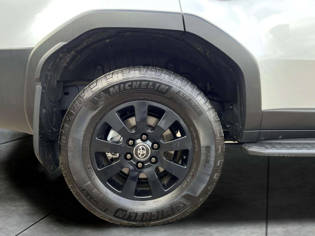 Used Toyota Land Cruiser 2024 for sale - 77250215: Photo 23