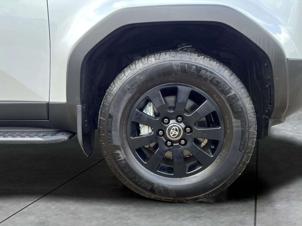 Used Toyota Land Cruiser 2024 for sale - 77250215: Photo 24