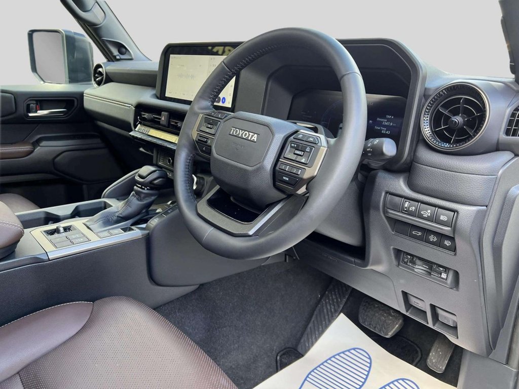 Used Toyota Land Cruiser 2024 for sale - 77250215: Photo 45