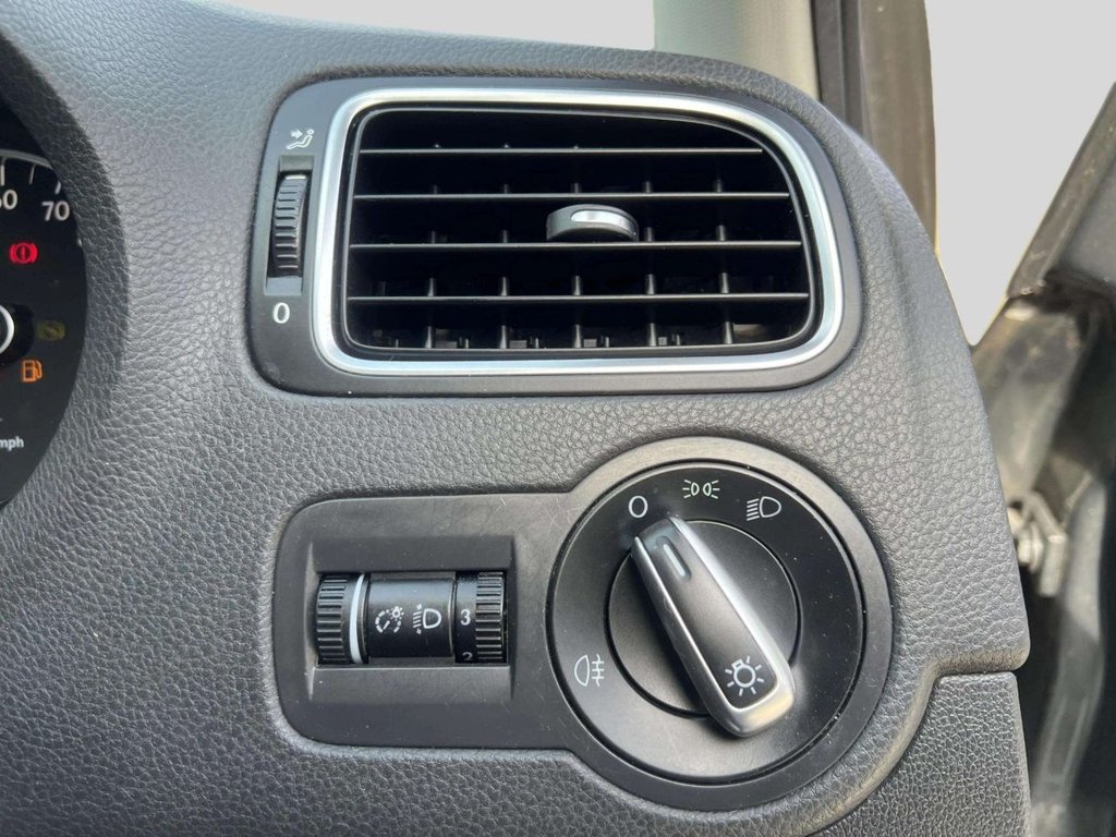 Used Volkswagen Polo 2010 for sale - 78153642: Photo 32