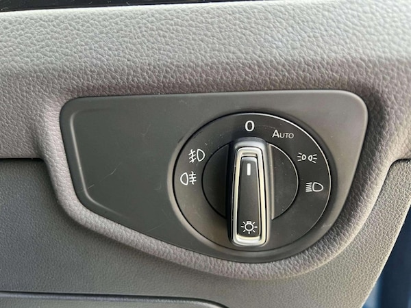 Used Volkswagen Touran 2016 for sale - 74947083: Photo 32