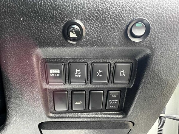 Used Nissan Elgrand 2012 for sale - 74845264: Photo 24