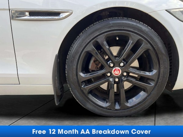 Used Jaguar XE 2017 for sale - 75610451: Photo 14
