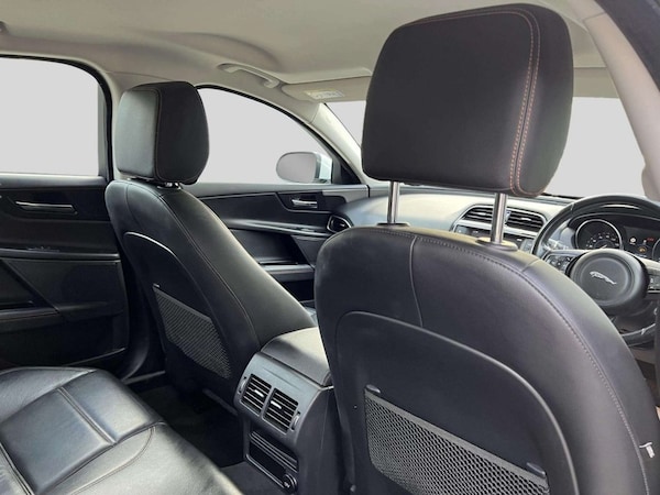 Used Jaguar XE 2017 for sale - 75610451: Photo 21