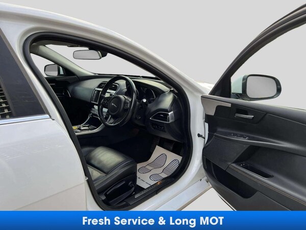 Used Jaguar XE 2017 for sale - 75610451: Photo 24