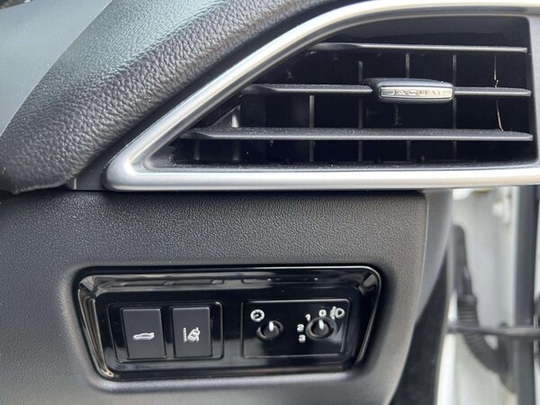 Used Jaguar XE 2017 for sale - 75610451: Photo 28