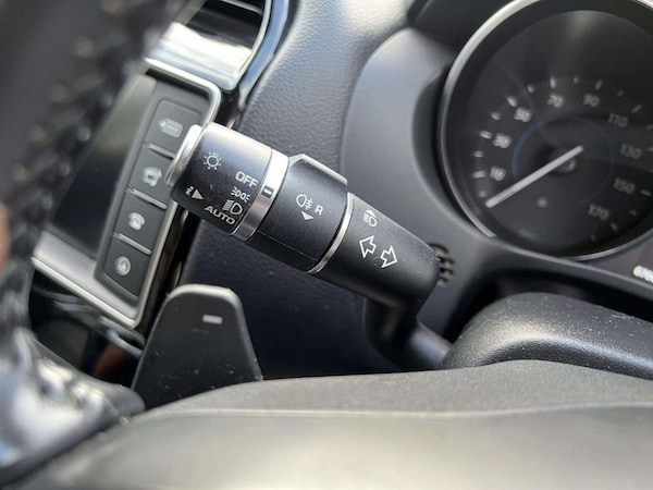 Used Jaguar XE 2017 for sale - 75610451: Photo 33