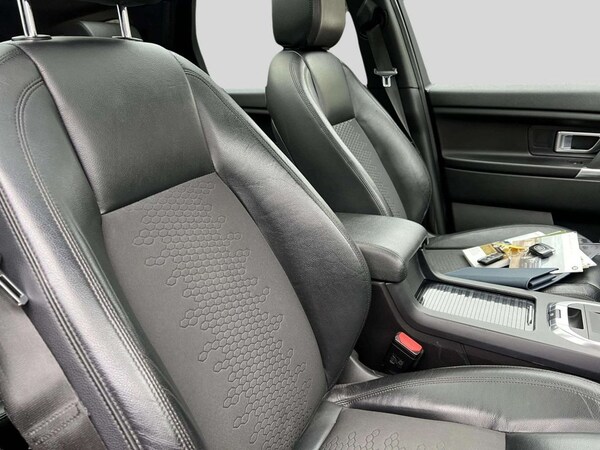 Used Land Rover Discovery Sport 2017 for sale - 76291880: Photo 32