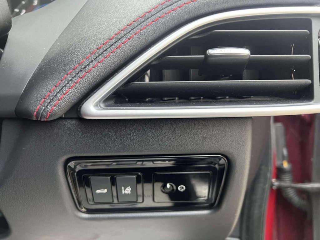 Used Jaguar XE 2016 for sale - 76223940: Photo 32