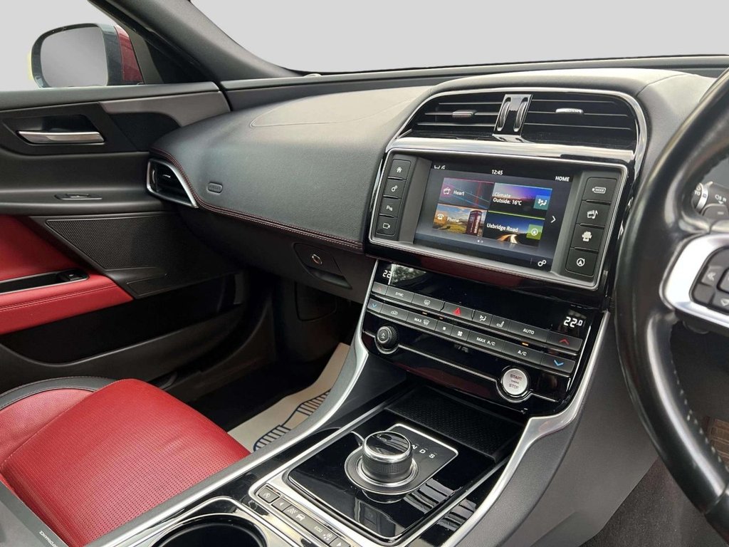 Used Jaguar XE 2016 for sale - 76223940: Photo 40