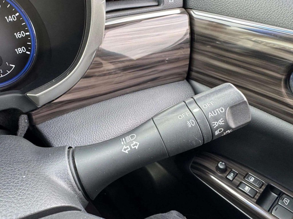 Used Nissan Elgrand 2016 for sale - 76586673: Photo 29