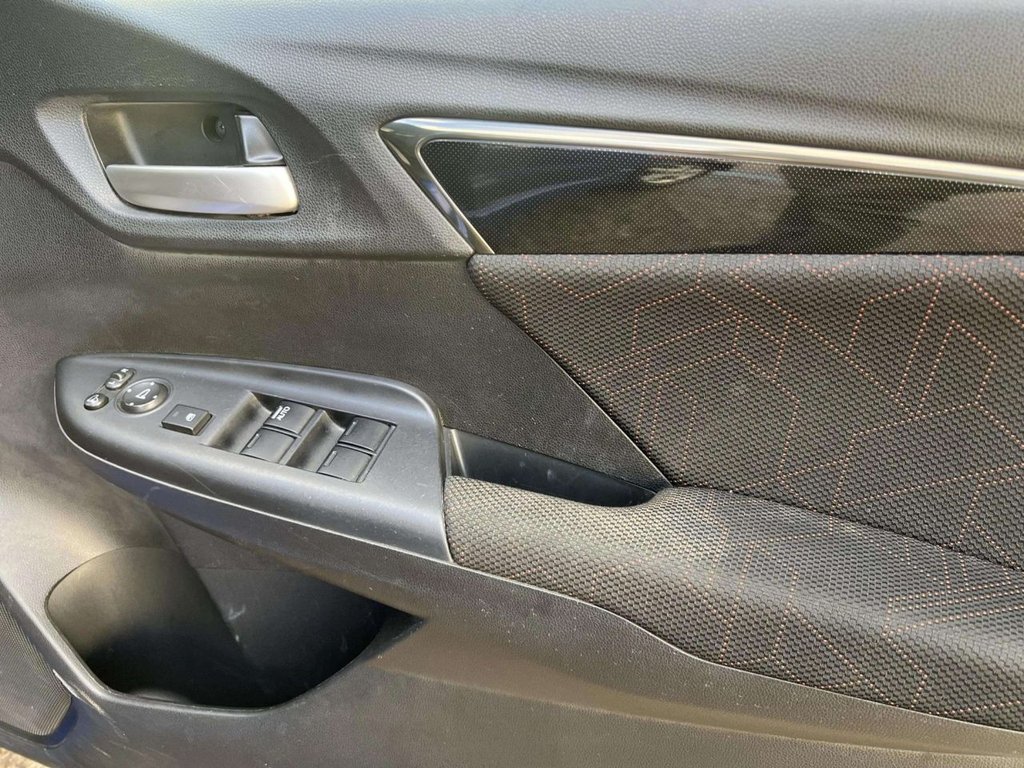 Used Honda Jazz 2014 for sale - 76900886: Photo 27