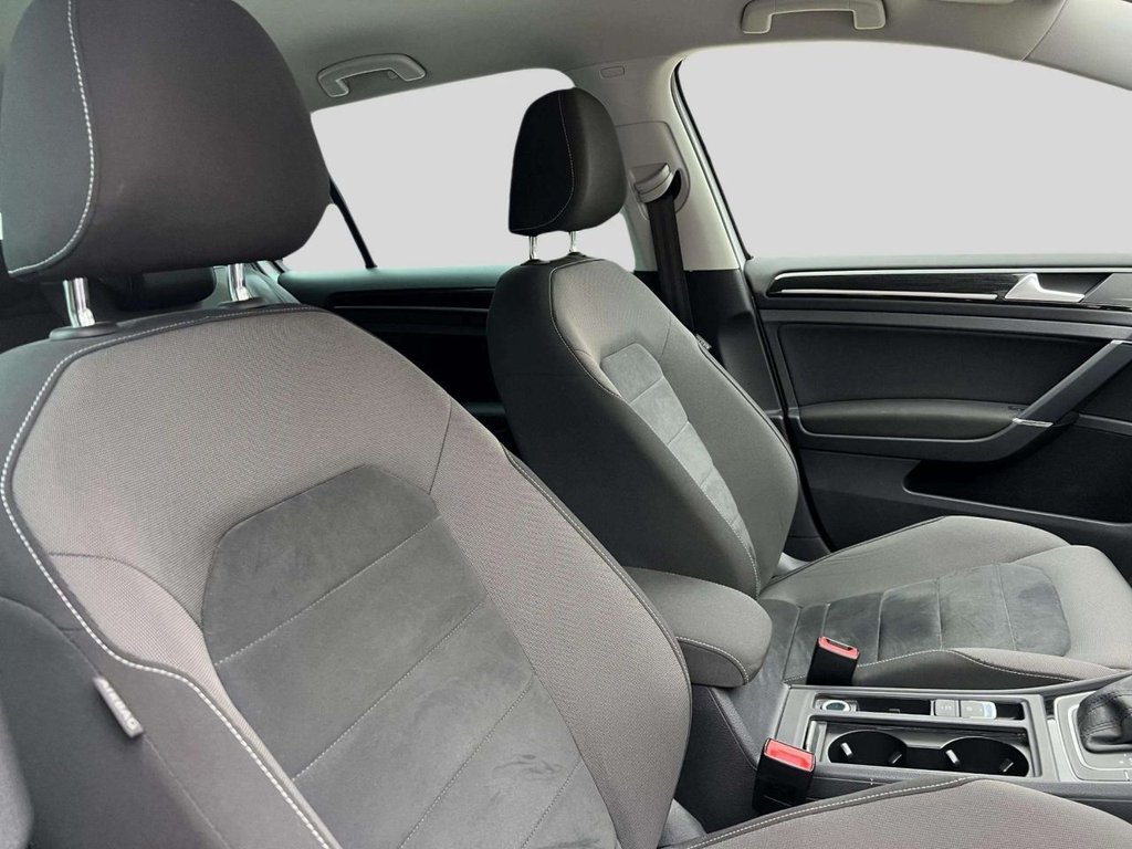 Used Volkswagen Golf 2019 for sale - 76304338: Photo 32