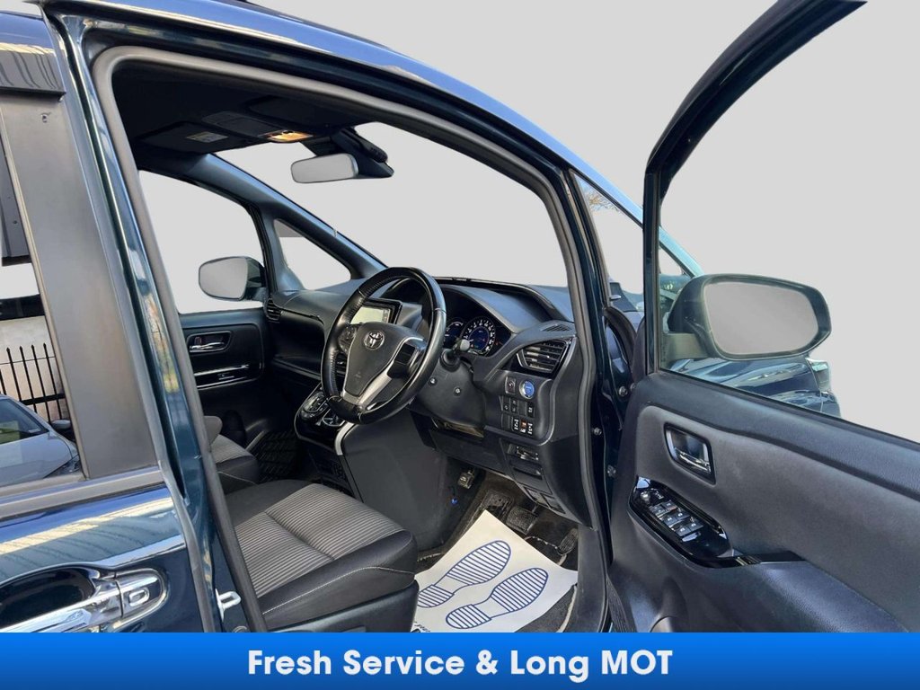 Used Toyota Noah 2020 for sale - 76760689: Photo 26