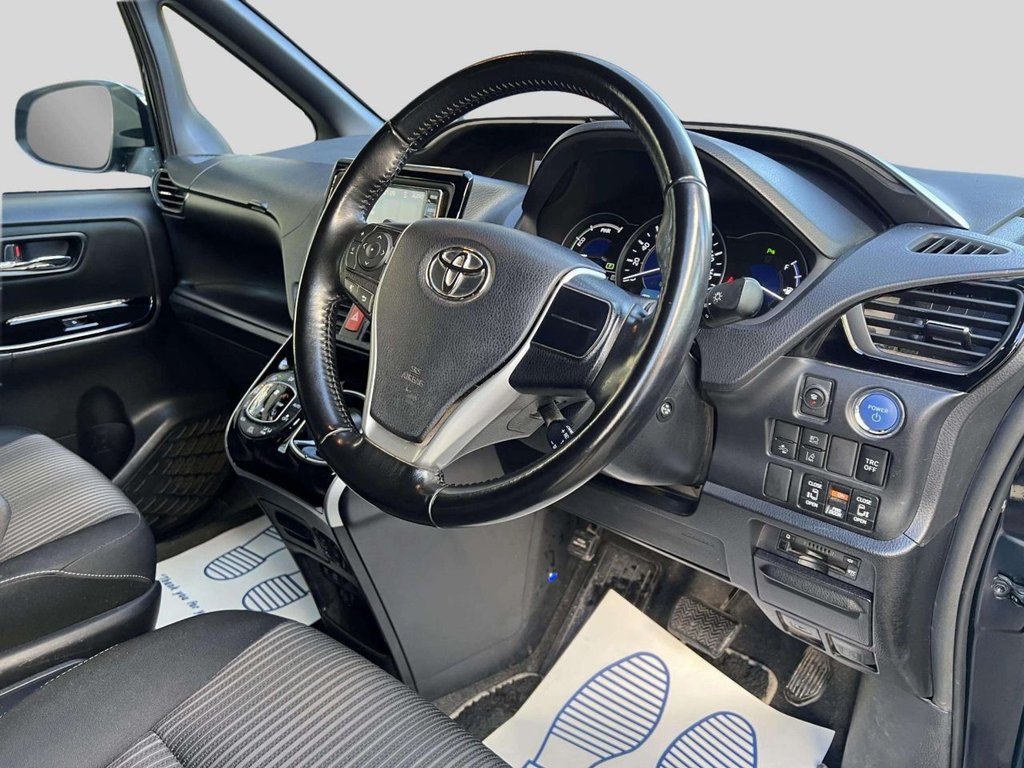 Used Toyota Noah 2020 for sale - 76760689: Photo 29