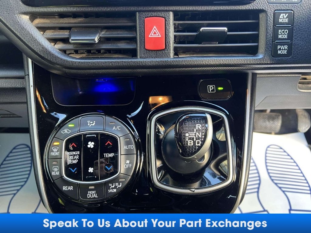 Used Toyota Noah 2020 for sale - 76760689: Photo 37