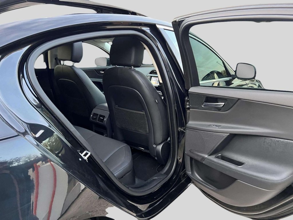 Used Jaguar XE 2016 for sale - 76147876: Photo 20