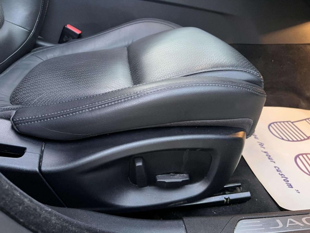 Used Jaguar XE 2016 for sale - 76147876: Photo 30