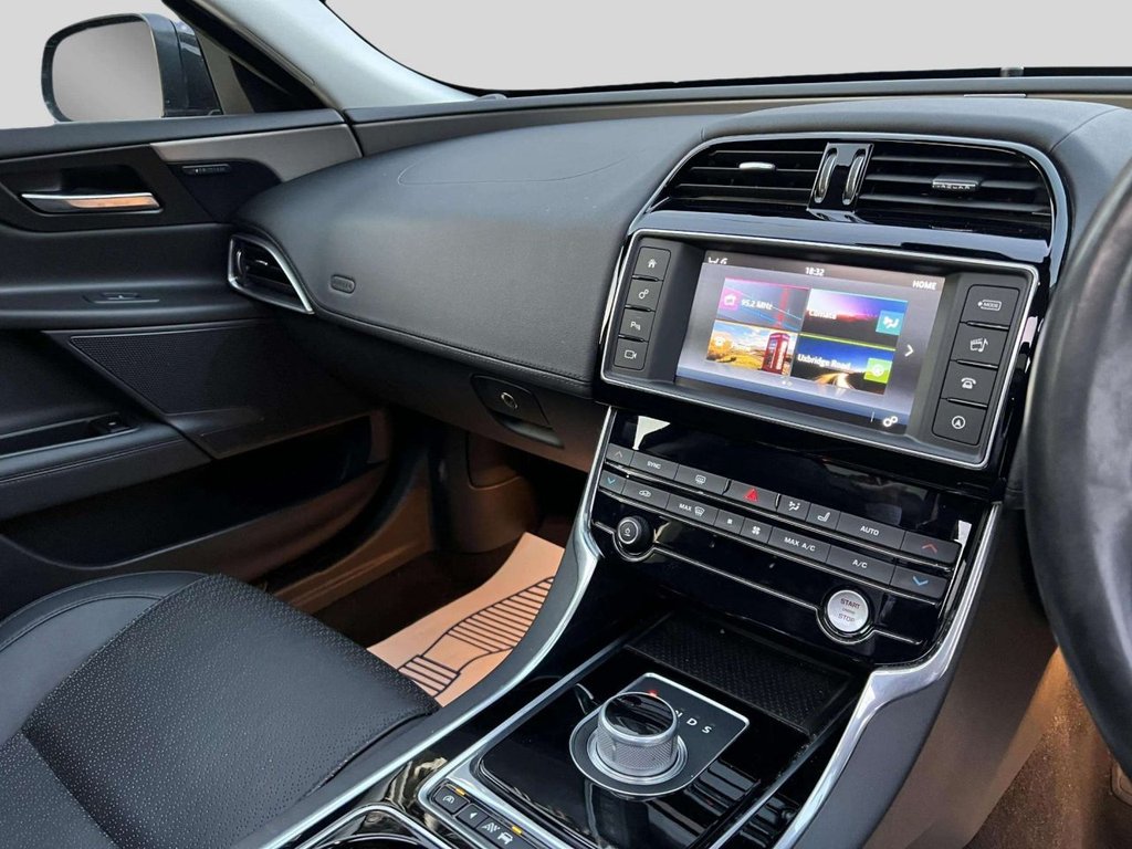 Used Jaguar XE 2016 for sale - 76147876: Photo 39