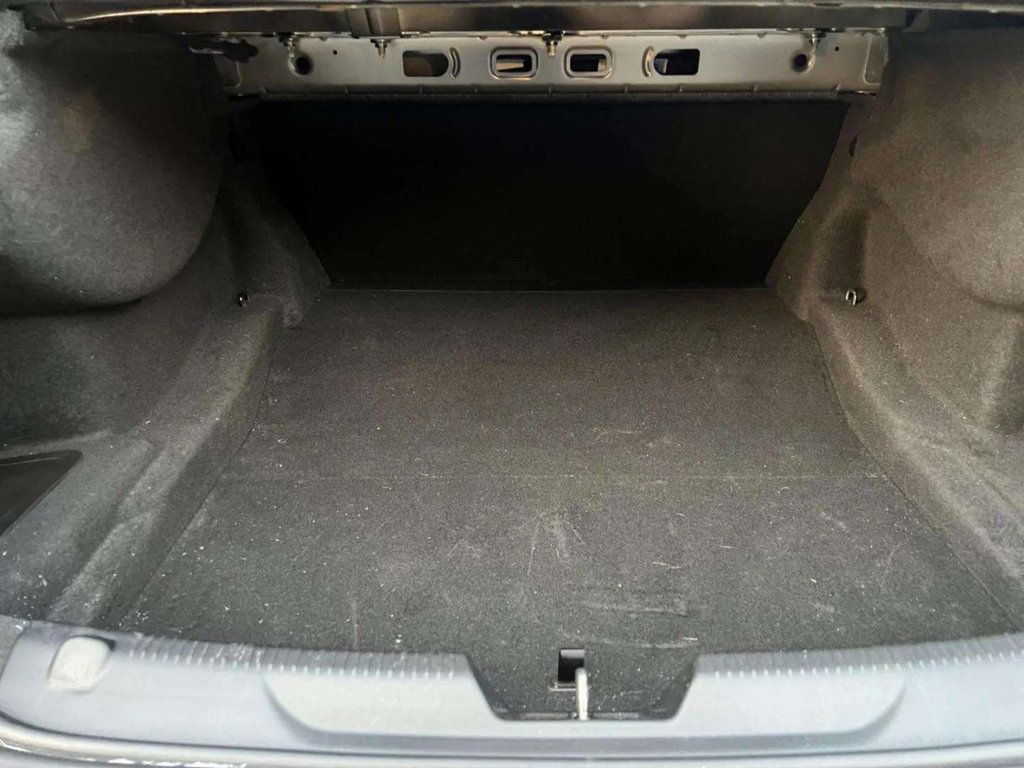 Used Jaguar XE 2016 for sale - 76147876: Photo 9