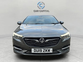 Used Vauxhall Insignia 2019 for sale - 76202989: Photo 2