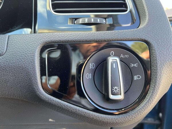 Used Volkswagen Golf 2013 for sale - 75037877: Photo 32