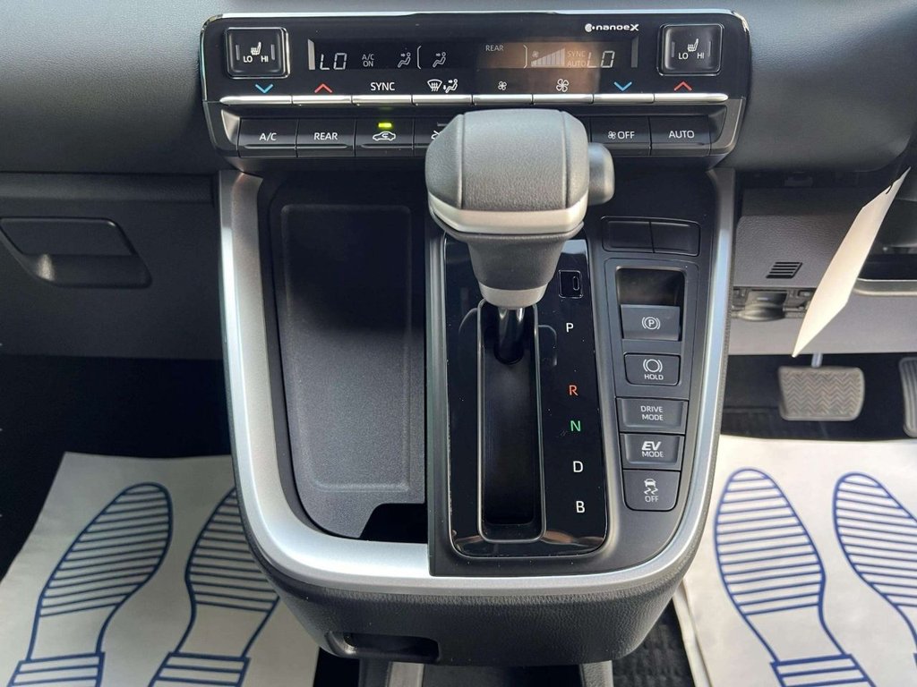 Used Toyota Voxy 2025 for sale - 78181269: Photo 42