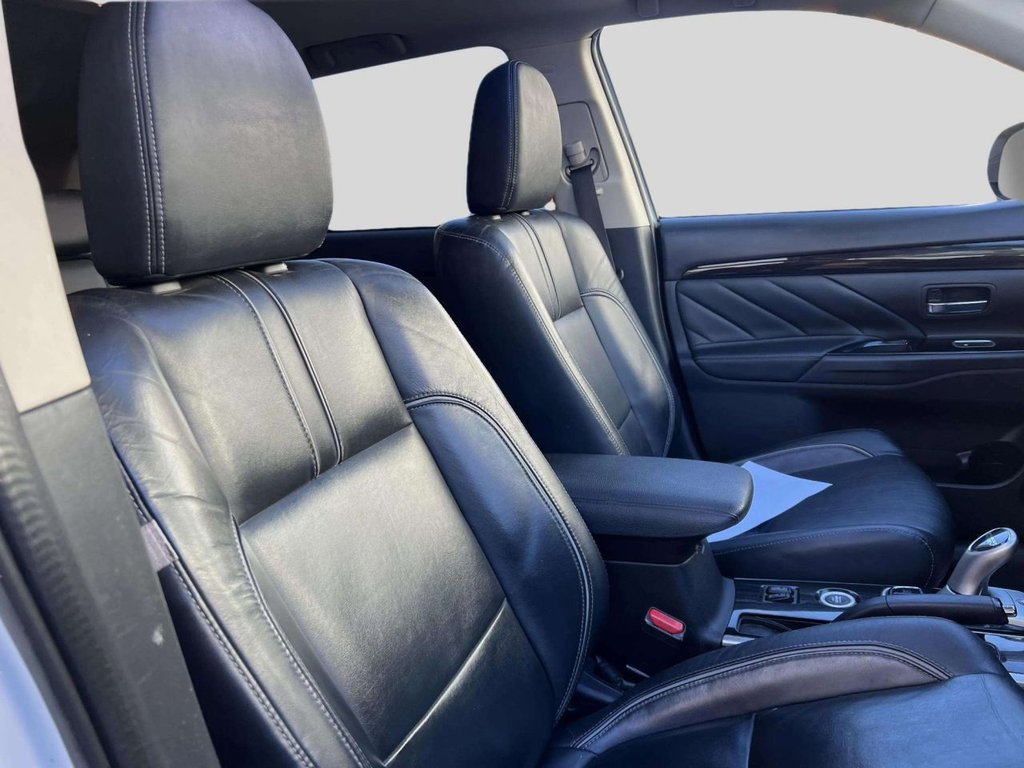 Used Mitsubishi Outlander 2016 for sale - 76642444: Photo 32