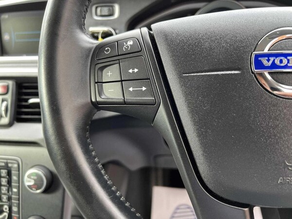 Used Volvo V40 2014 for sale - 74845147: Photo 24