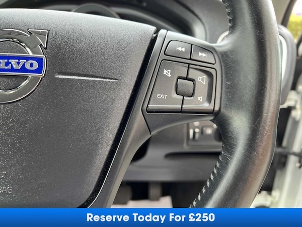 Used Volvo V40 2014 for sale - 74845147: Photo 25