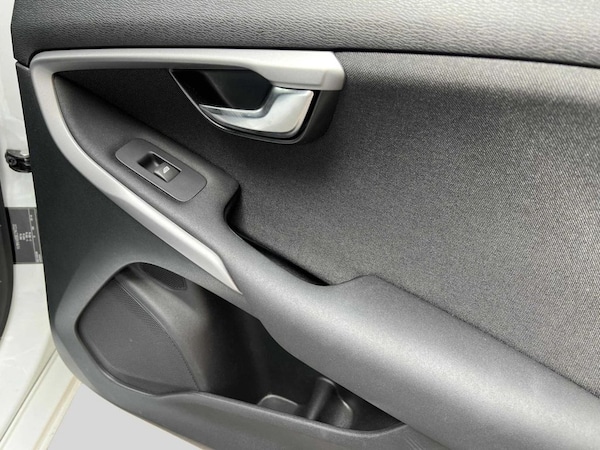 Used Volvo V40 2014 for sale - 74845147: Photo 29