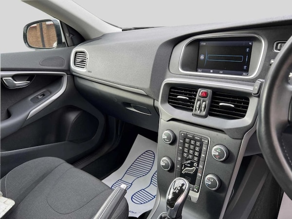 Used Volvo V40 2014 for sale - 74845147: Photo 36