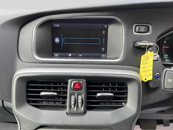 Used Volvo V40 2014 for sale - 74845147: Photo 40