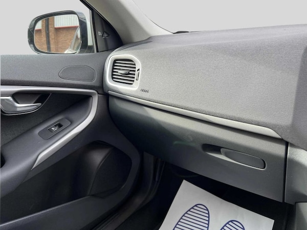 Used Volvo V40 2014 for sale - 74845147: Photo 41