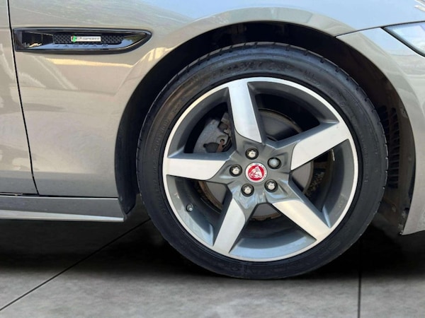 Used Jaguar XE 2019 for sale - 75010228: Photo 16
