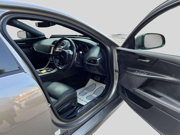 Used Jaguar XE 2019 for sale - 75010228: Photo 27