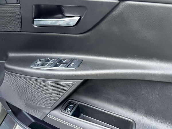 Used Jaguar XE 2019 for sale - 75010228: Photo 28