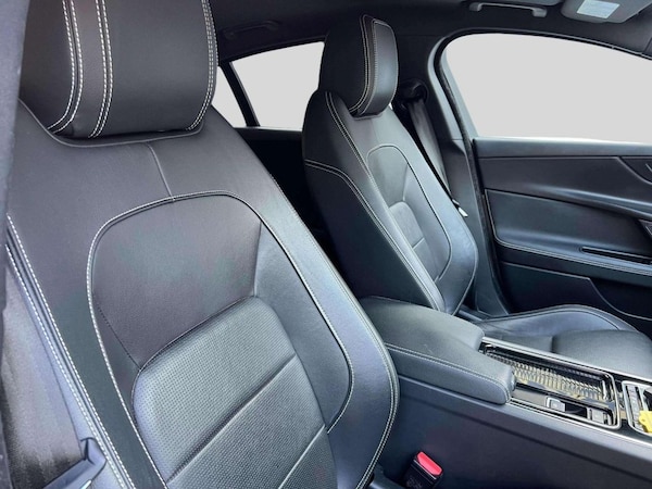 Used Jaguar XE 2019 for sale - 75010228: Photo 30