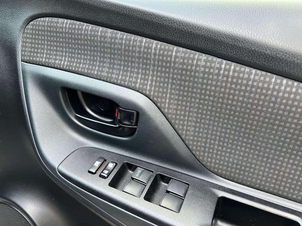 Used Toyota Yaris 2017 for sale - 75092751: Photo 29