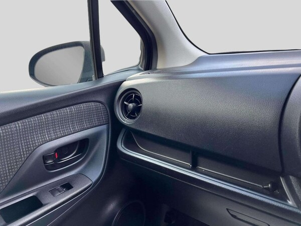 Used Toyota Yaris 2017 for sale - 75092751: Photo 45