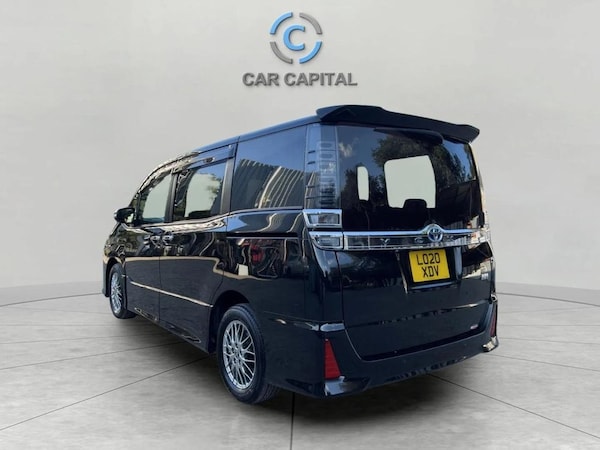 Used Toyota Voxy 2020 for sale - 75682611: Photo 11