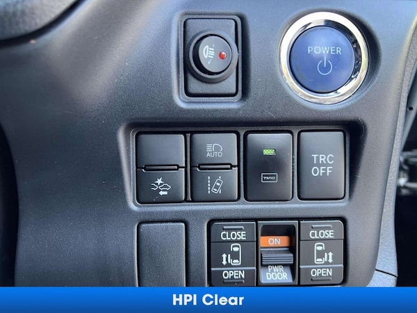 Used Toyota Voxy 2020 for sale - 75682611: Photo 33