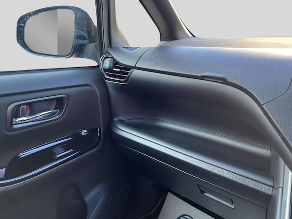 Used Toyota Voxy 2020 for sale - 75682611: Photo 48
