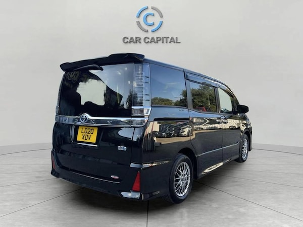 Used Toyota Voxy 2020 for sale - 75682611: Photo 5