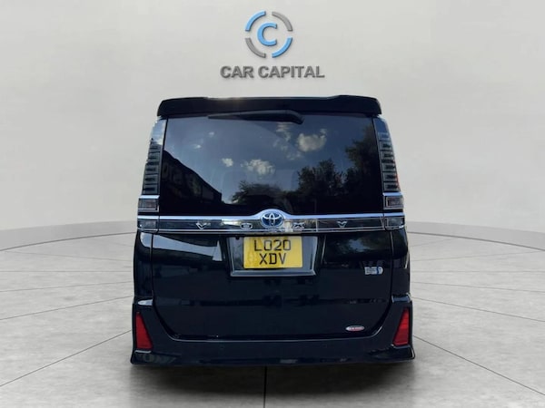Used Toyota Voxy 2020 for sale - 75682611: Photo 6