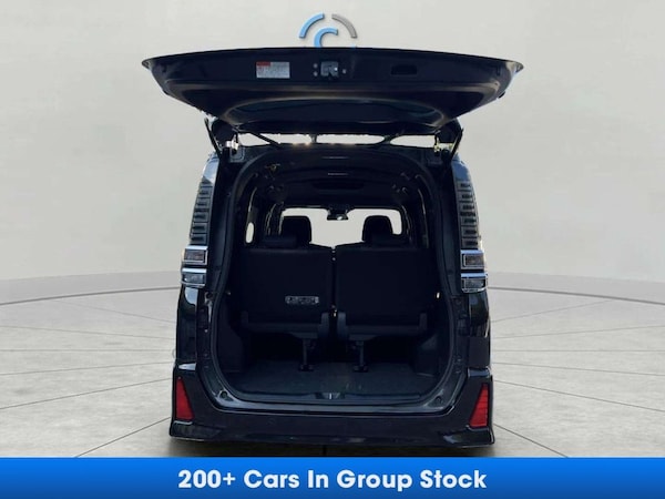 Used Toyota Voxy 2020 for sale - 75682611: Photo 7