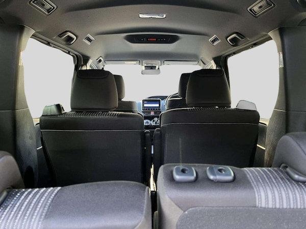 Used Toyota Voxy 2020 for sale - 75682611: Photo 9