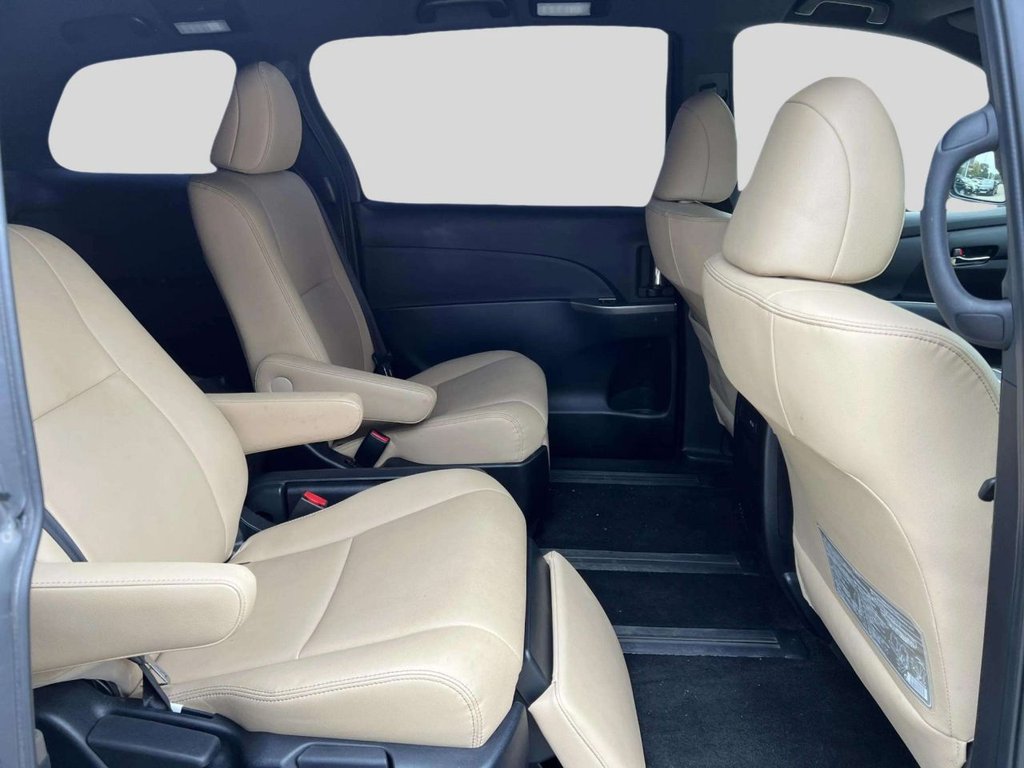 Used Toyota Estima 2015 for sale - 76147637: Photo 25