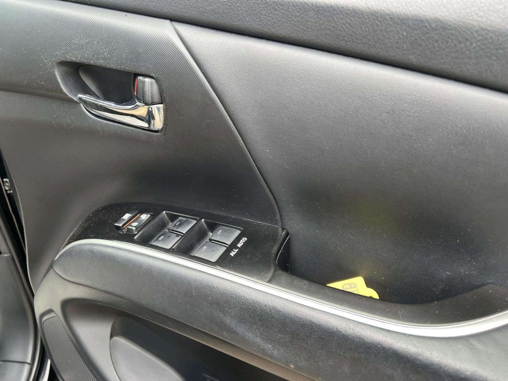 Used Toyota Estima 2015 for sale - 76147637: Photo 32