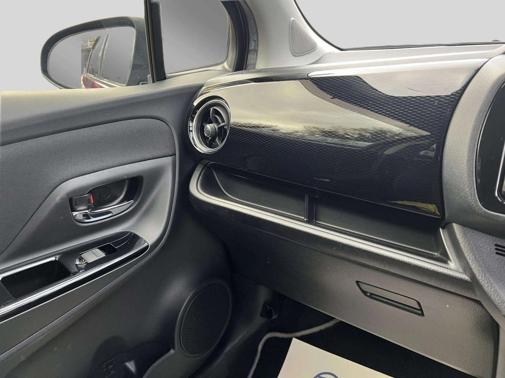 Used Toyota Yaris 2019 for sale - 76698587: Photo 44